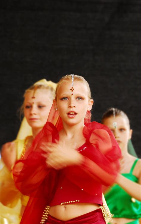 Geniessen sie unseren reis der maharani als hauptgericht oder als beilage zum beispiel zu fisch oder gemüse. Maharani Dancer Foto & Bild | sport, turnen, gymnastik ...