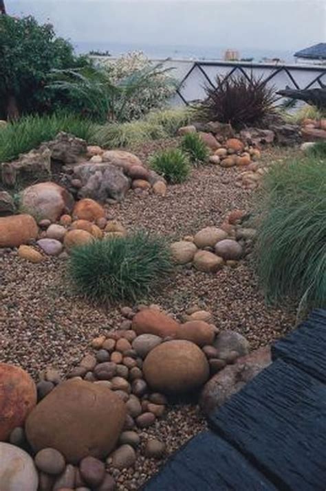 60 Inspiring Dry Riverbed And Creek Bed Landscaping Rock Garden