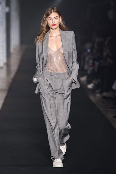 Check spelling or type a new query. Pantaloni Moda 2019: i modelli più belli dell'autunno ...