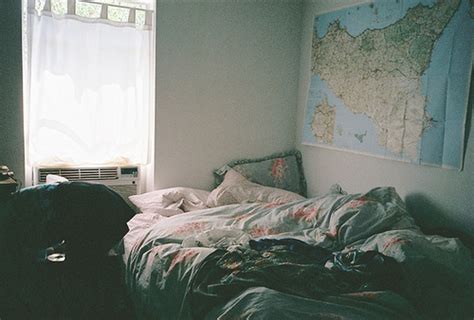Thanks to them, you can visually enlarge the room, add warmth to it and create a cozy atmosphere that will help. bedroom, hipster, indie, lonely - image #714208 on Favim.com