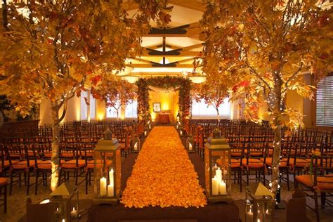Find the perfect wedding location and venue, and find expert destination wedding planning advice before you walk down the aisle. Beautiful Fall Wedding Ideas! - B. Lovely Events