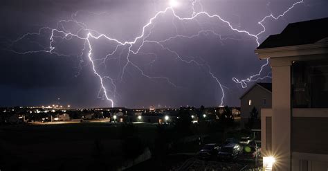 무료 이미지 빛 밤 날씨 폭풍 어둠 번개 우뢰 뇌우 광선 전기 비 4256x2218 872562