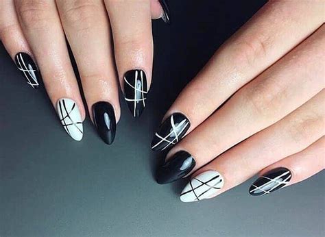 Las uñas acrílicas son una opción genial cuando quieres lucir una manicura estupenda, pero sientes que las tuyas no el largo de las uñas también puede definir tu personalidad. Diseños De Uñas Acrilicas Negras / Uñas negras decoradas ...