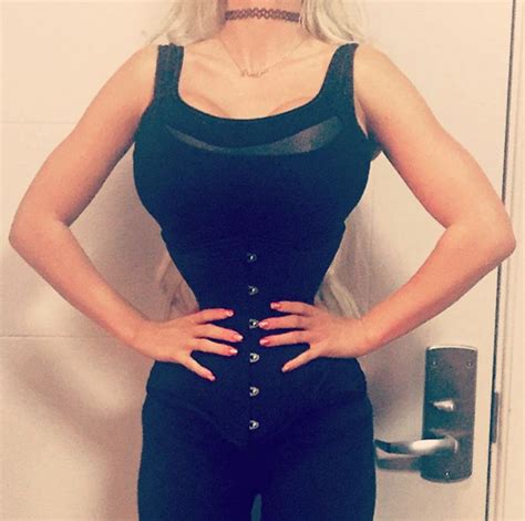 Meet The Model Who Had Her Ribs Removed To Have A Smaller Waist Smooth