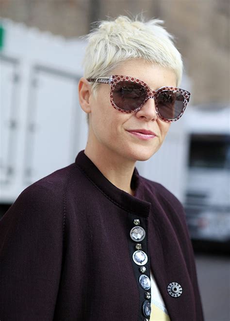 Short Hair Pixie Cut Hairstyle With Glasses Ideas 80