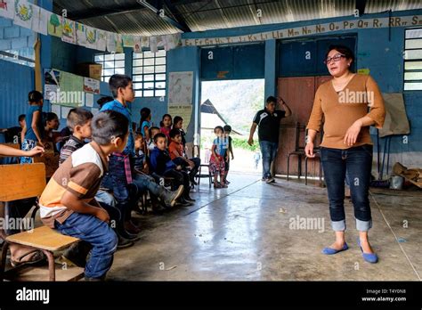 Escuela Oficial Rural Mixta La Taña Quiche República De Guatemala América Central Fotografía