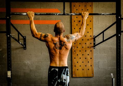 Prison Workouts How Prisoners Stay Ripped 4 Things To Learn