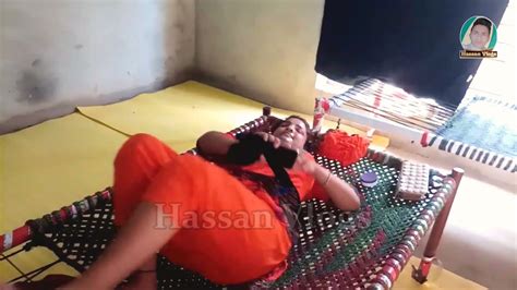 Desi Aunty Sleeping In Village Larki Ki Gandi Video Leak Hogai Village