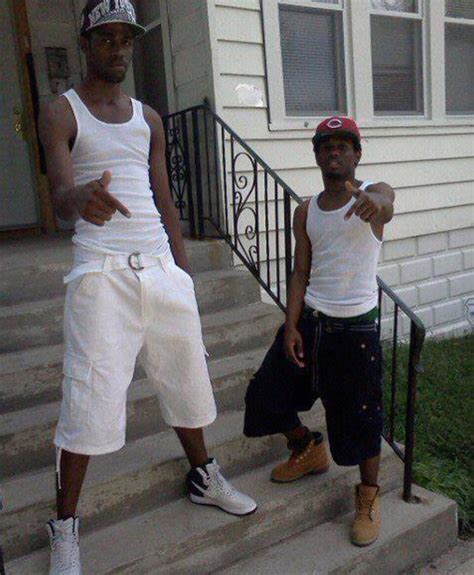 Dthang (600) wit a tool. Manny & Dthang : Chiraqology
