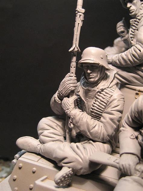 Wwii Tank Soldier Seated Unpainted Resin Figure 116 Scale Unassembled