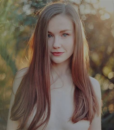 Emily Bloom Age Wiki Photos And Biography Filmifeed