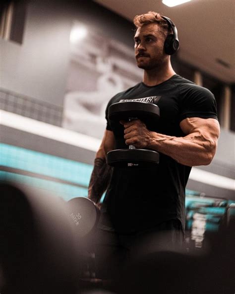 chris bumstead cbum curl hammer gymshark motivation workout mr olympia in 2022 mr olympia