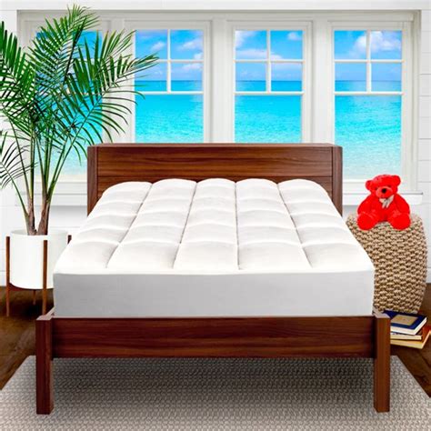 Pillow top beds are made of latex foam, memory foam, fibers, down, and sometimes soy, and the top layer can give even the firmest mattresses a softer feel for a heavenly sleep. Pillow-Top Premium Mattress Pad - 1.5 Inch Cooling Down ...
