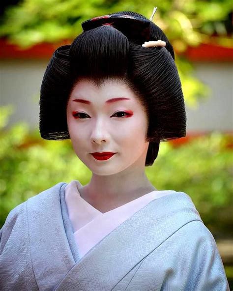 Japanese Geisha Nippon Ancient Art Acessories Traditional Dresses