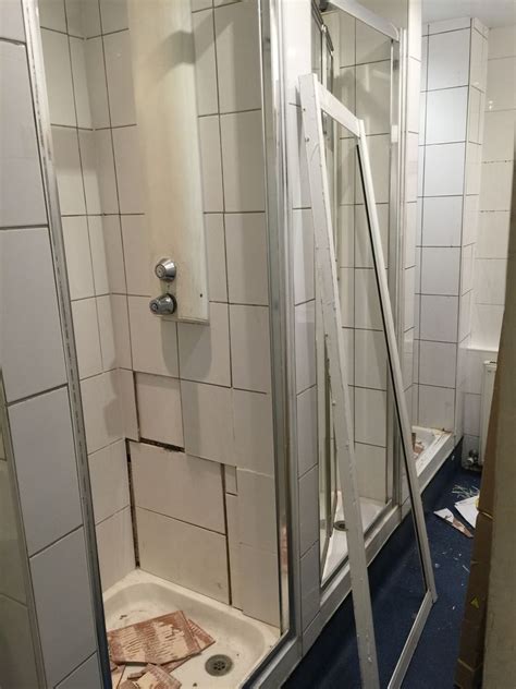 Hostels With Communal Showers Xxx Porn