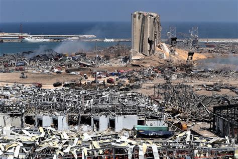 Perdemos tudo naquele dia um ano após explosão no porto de Beirute