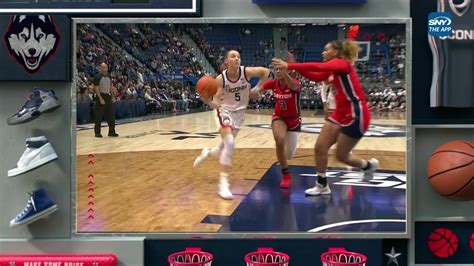 Paige Bueckers Scores FIRST Bucket Since Tearing ACL UConn Huskies Women S Basketball Vs