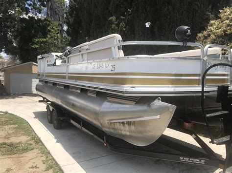 1999 Pontoon Boat Sun Tracker Party Boat 25 Ft For Sale In Phillips