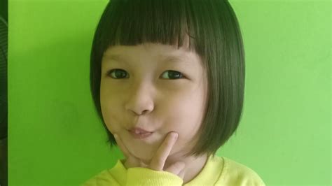 Berikut ini beberapa bentuk model rambut pendek ala perempuan korea yang sesuai dengan bentuk wajah. CARA MEMOTONG RAMBUT ANAK PEREMPUAN MODEL BOB TAMBAH ...