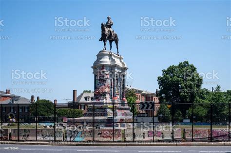 Statue Of Robert E Lee On Horseback On Monument Avenue In Richmond