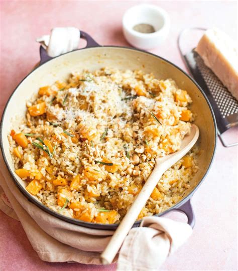 Risotto con zucca e rosmarino: Risotto integrale al forno con zucca, rosmarino e nocciole ...