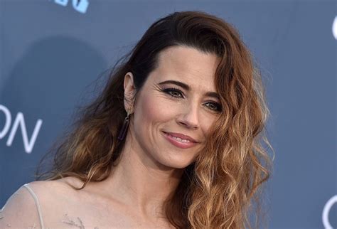Linda Cardellini Arrives At The 22nd Annual Critics Choice Awards At