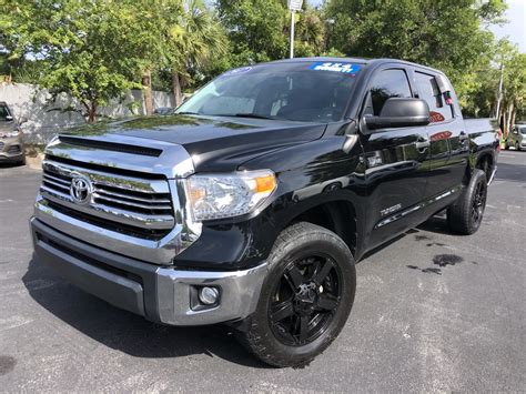 Certified Pre Owned 2017 Toyota Tundra Sr5 4wd 4d Crewmax