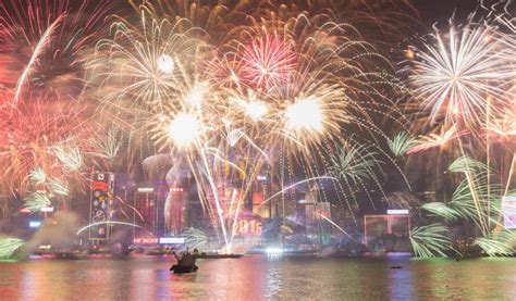 The holiday was traditionally a time to honor household and heavenly deities as well as ancestors. Chinese New Year Fireworks 2021, Late Jan, 2021 | Hong ...