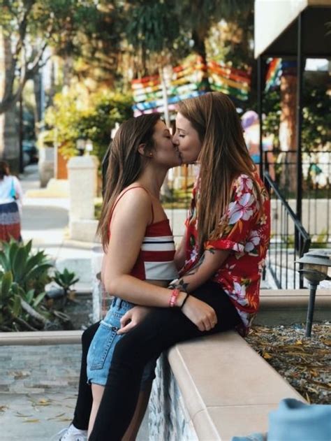 Cute Lesbian Couples Lesbian Pride Cute Couples Goals Lesbians Kissing Lesbian Love Friends