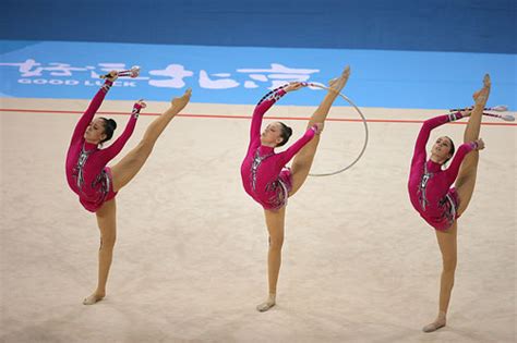 图文： 好运北京 艺术体操团体赛 西班牙队美女 搜狐体育