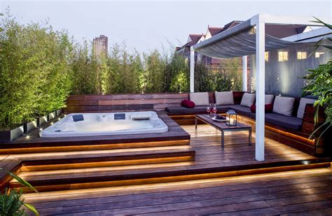 20 Small Backyard Designs With Jacuzzi