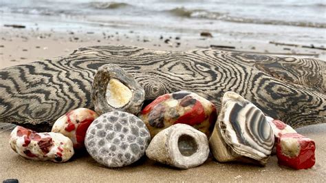 A Great Spring Rock Hunt On My Favorite Lake Huron Beach Youtube