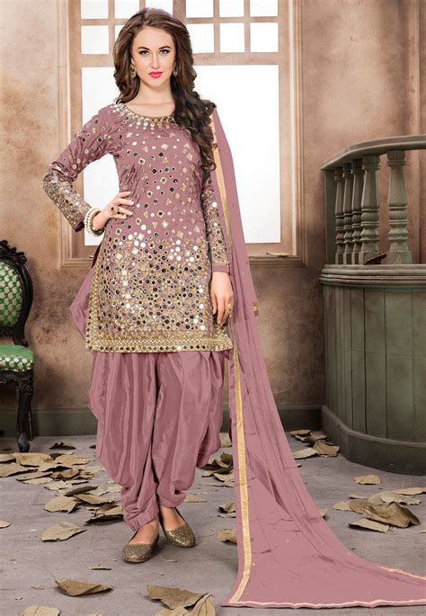 Embroidered Taffeta Silk Punjabi Suit In Old Rose Indisches Kleid