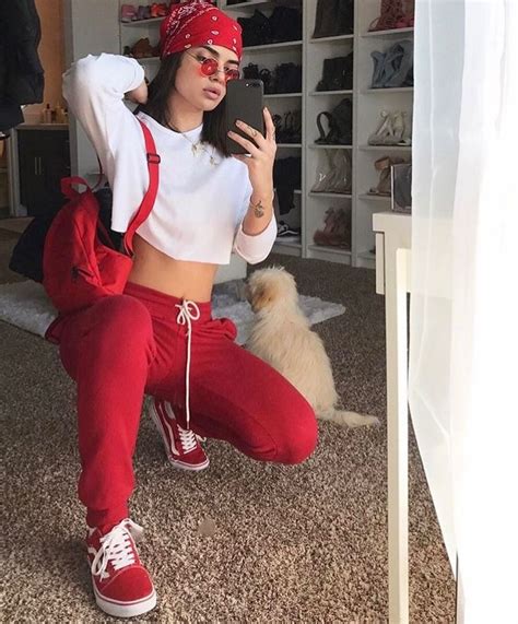 18 Best Instagram Baddie Poses Images On Pinterest Instagram Baddie Bardot And Casual Clothes