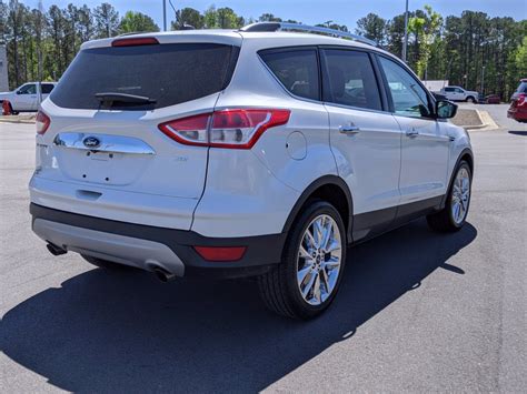 Pre-Owned 2016 Ford Escape SE FWD Sport Utility
