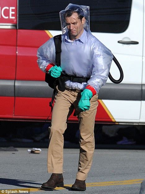 Jude will hit the big screen this weekend in contagion, and he recently told the philadelphia inquirer that he loved working with director steven soderbergh. Sienna Miller's ex Jude Law dons protective clothing on ...