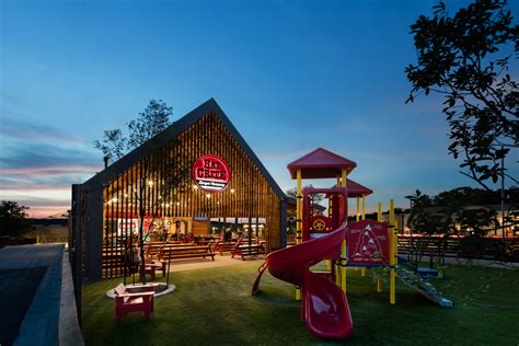 Starting a production company can be incredibly daunting. Hat Creek Burger Company's #EatandPlay Giveaway - Do512 Family