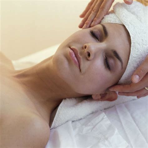 Indian Head Massage Relaxes And Improves Health