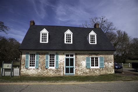 Old Colonial House In Yorktown Virginia Image Free Stock Photo