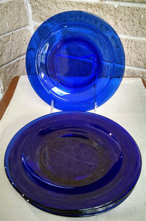 Cobalt Blue Plates Set Of 5 8 Inch Plates Vintage Etsy Blue Dinnerware Blue Plates Vintage