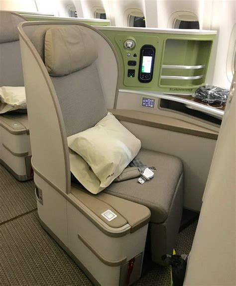 Flight Review Eva Air Business Class Taipei To Vancouver