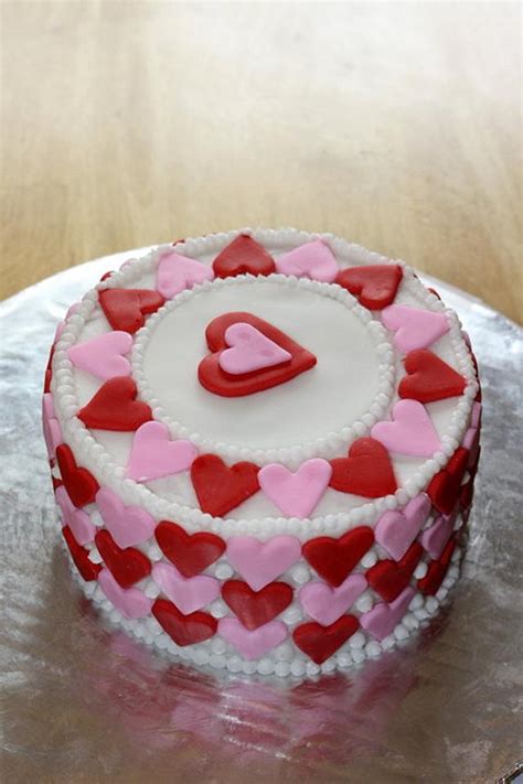 Small Valentines Day Cake Decorated Cake By Michelle Cakesdecor