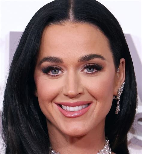 Katy Perrys Daughter Daisy Has First Public Appearance Purewow