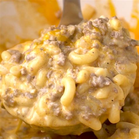 This paleo casserole fuses your favorite cheeseburger fixings with fresh veggies for a lighter, healthier meal. Cheeseburger Casserole - - #casserole #cheeseburger # ...