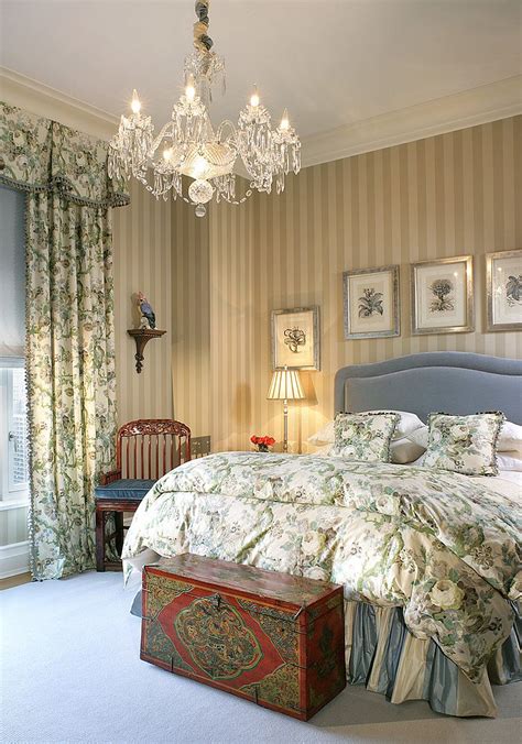 bedroom chandelier ideas  sparkle  delight