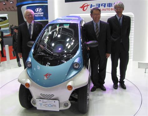 超小型ev「コムス」の2人乗りモデル、2014年初に豊田市の「ha：mo」で運用開始：東京モーターショー2013 Monoist