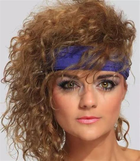 30 Best 80s Hairstyles For Women To Try In 2022 80s Short Hair 1980s Makeup And Hair 80s