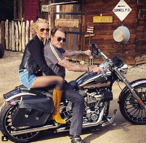 « il lui manque beaucoup. Johnny Hallyday et Laeticia : 20 ans de mariage en 20 ...