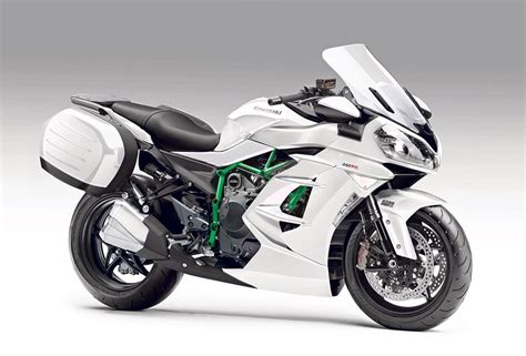 Sporty, versatile motorcycle for the adventurer in you versys 650 is a versatile bike for the sporty adventurer. moto kawasaki sport touring