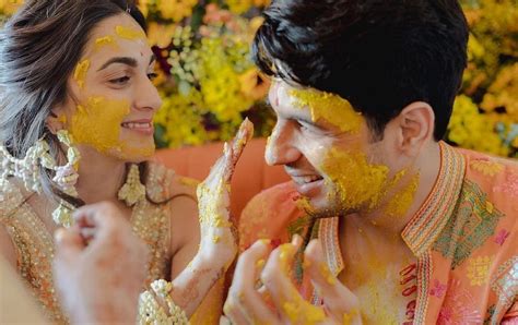 Sidharth Malhotra Kiara Advani Celebrate First Holi After Wedding Share Unseen Haldi Photos